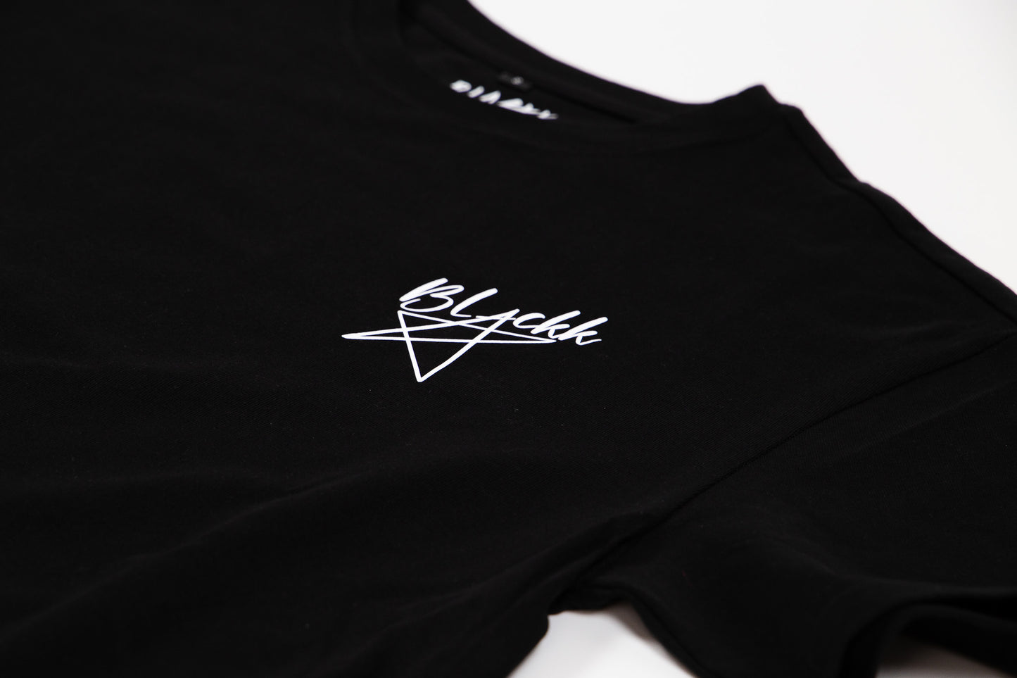 Signature Essential Tee - Blackk