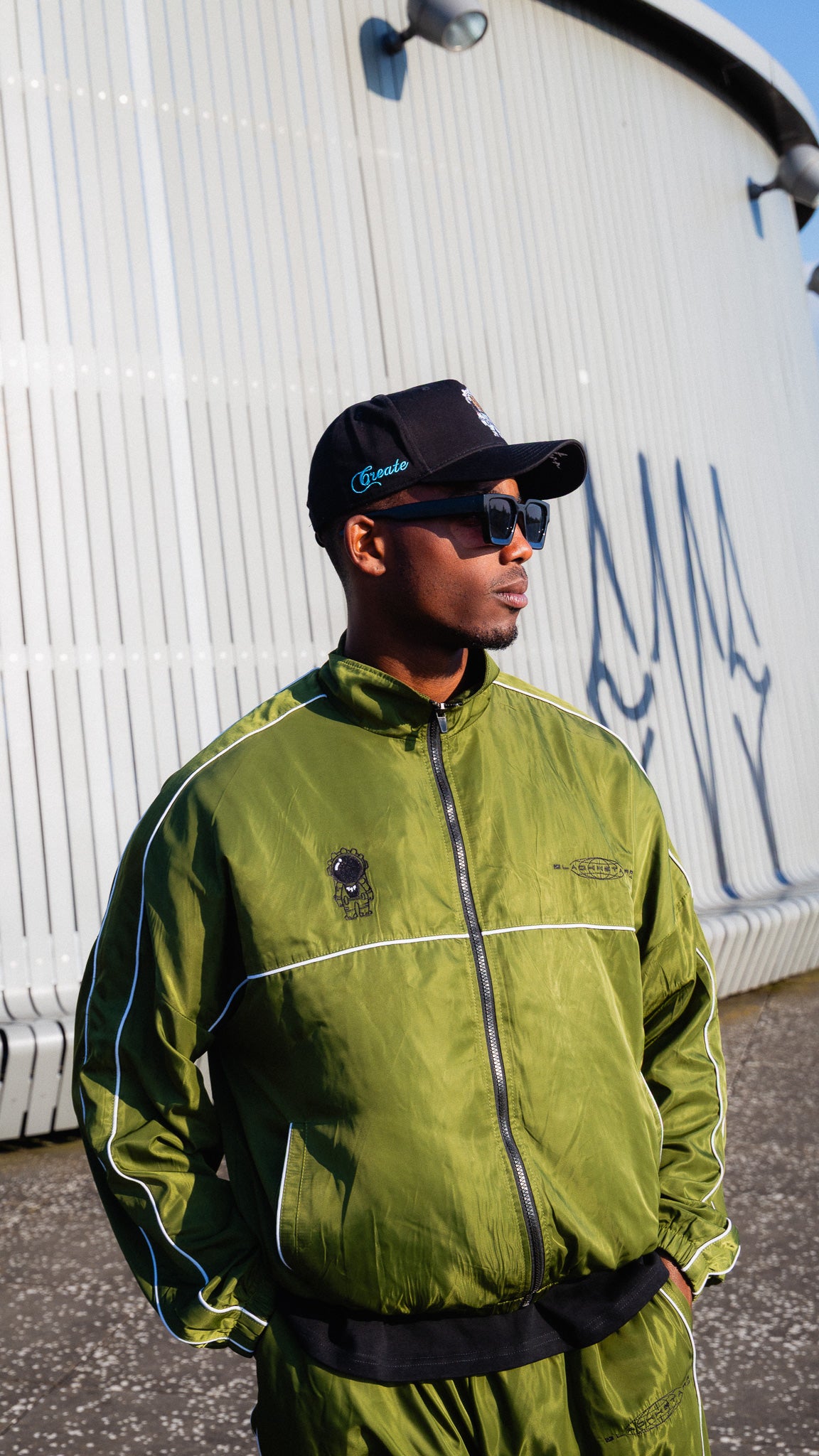 "MOONRUNNER V2" TRACKSUIT